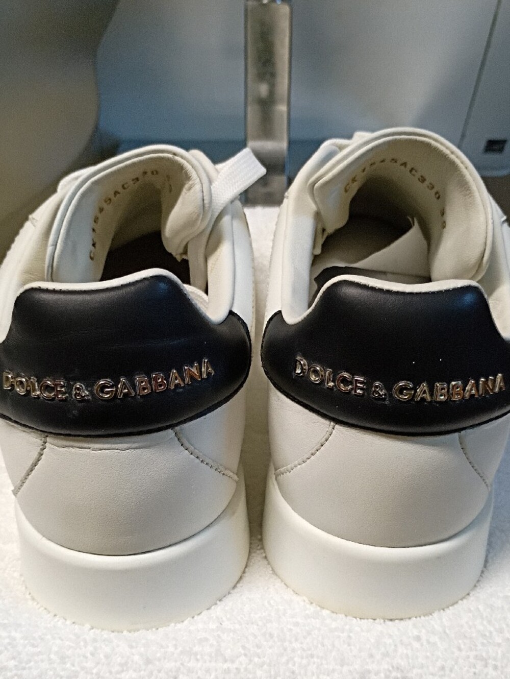 Dolce & Gabbana White Leather Sneakers - Picture 4 of 7